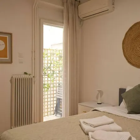 Vibrant 2br In Koukaki Apartment Athens