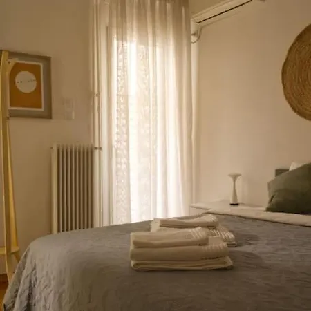 Vibrant 2br In Koukaki Apartment
