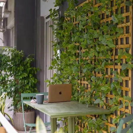 Vibrant 2br In Koukaki