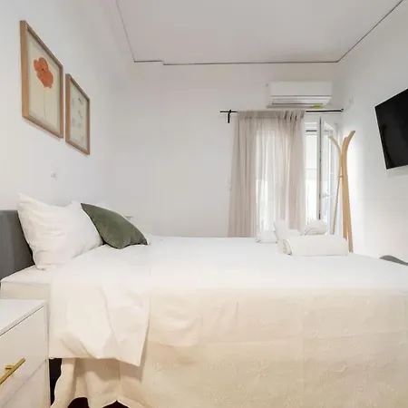 Vibrant 2br In Koukaki Apartment