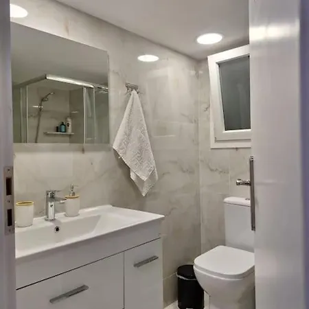 Vibrant 2br In Koukaki Athens