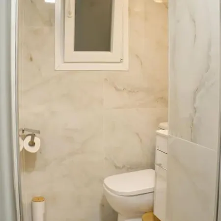 Apartment Vibrant 2br In Koukaki