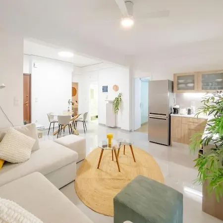 Vibrant 2br In Koukaki